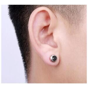 Black small round Studs - silver - CZs - 6.5mm